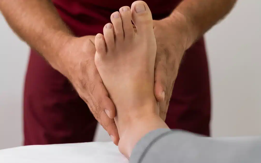 Calli ai piedi: cause, sintomi e trattamenti secondo il podologo