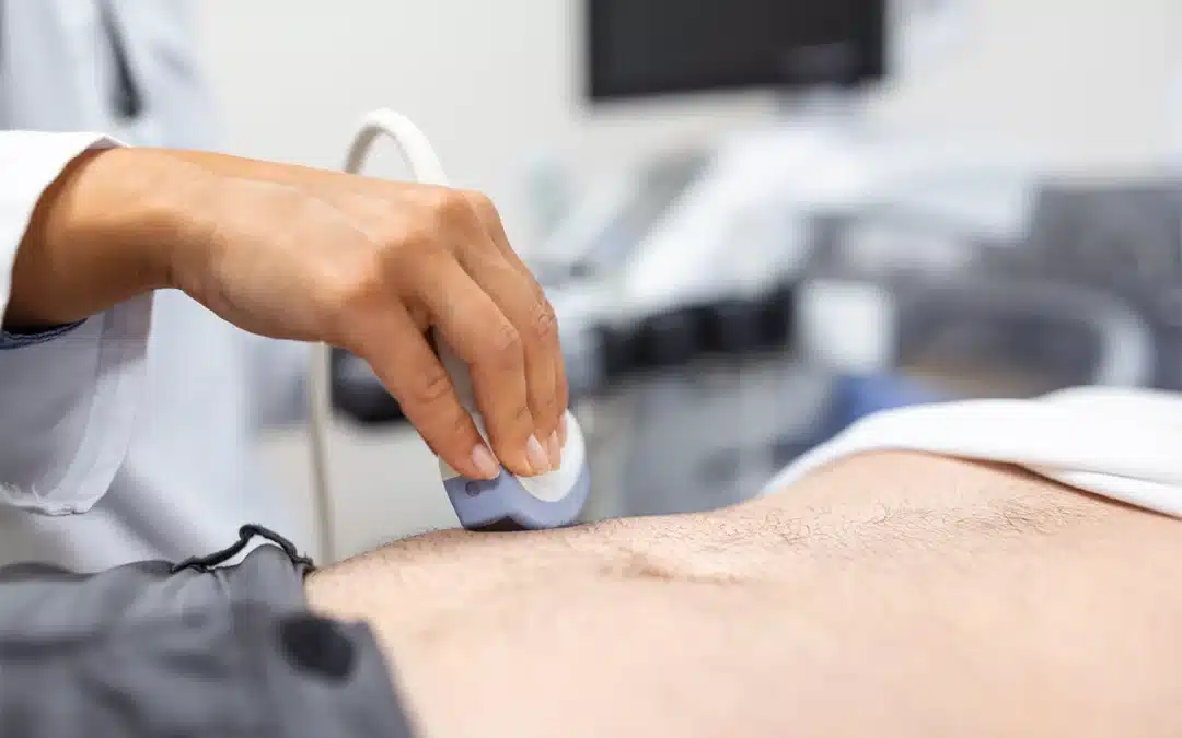 Dolore ai reni e urine strane? Quando fare un’ecografia per sospetto calcolo renale